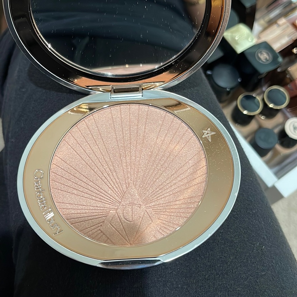 Limited edition Charlotte tillbury highlighter